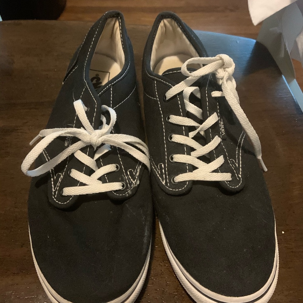 Women’s black vans